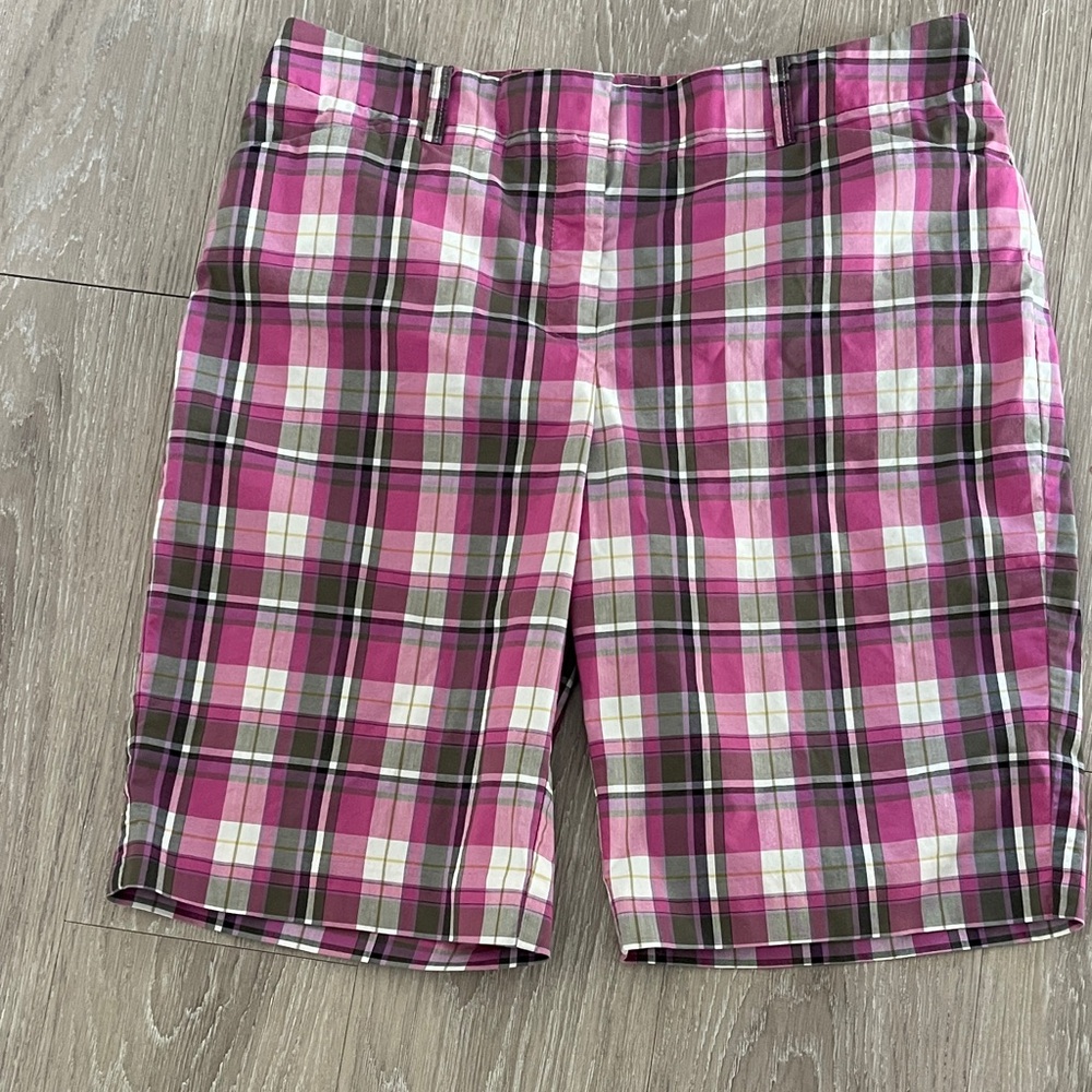 Jones New York Pink and Green Plaid Women's Bermudas